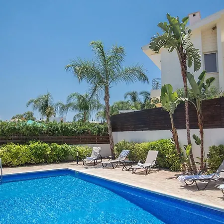 Villa Imagine You And Your Family Renting This Luxury Minutes From The Beach, 1504 *