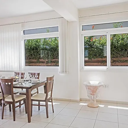 Imagine You And Your Family Renting This Luxury Minutes From The Beach, 1504 *